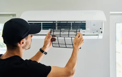 air-conditioner-maintenance-male-technician-repai